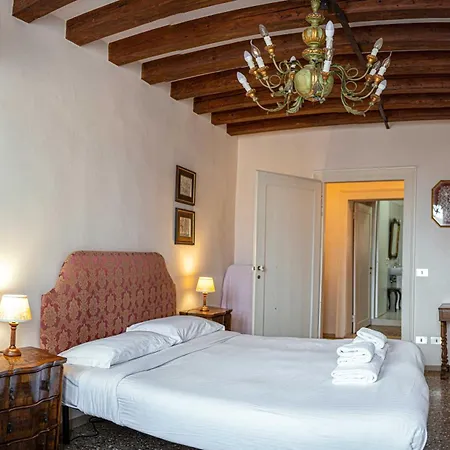 Apartment Gorgeous Behind St.mark Square *