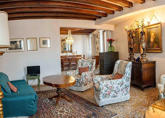 Gorgeous St. Square By Ca-sa Check Apartman *