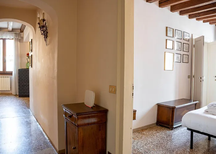 Gorgeous St. Square By Ca-sa Check * 威尼斯