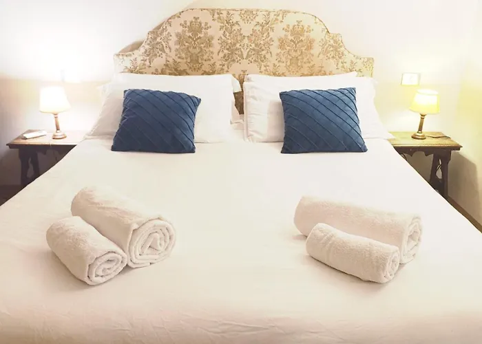 Gorgeous St. Square By Ca-sa Check Apartman