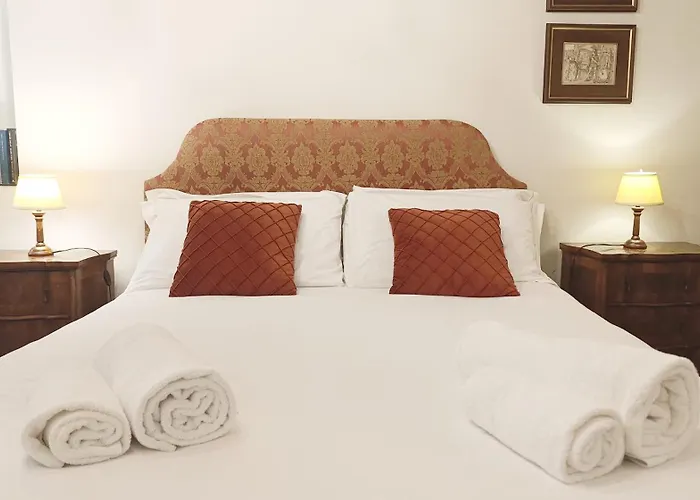 Gorgeous St. Square By Ca-sa Check Apartman