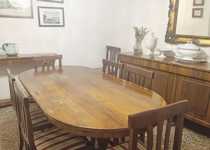 Gorgeous St. Square By Ca-sa Check Velence