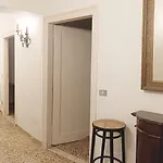 Gorgeous St. Square By Ca-sa Check Apartament *
