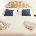 Gorgeous St. Square By Ca-sa Check Apartament
