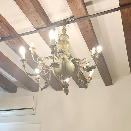 Gorgeous St. Square By Ca-sa Check Apartamento