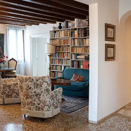 Gorgeous St Square By Ca-sa Check Βενετία